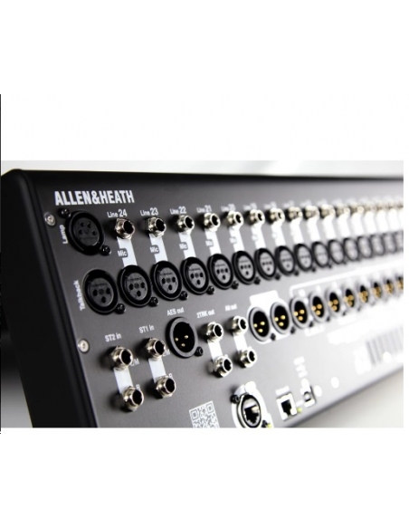 Allen & Heath QU-24C Mixer Digital De 24 Entradas